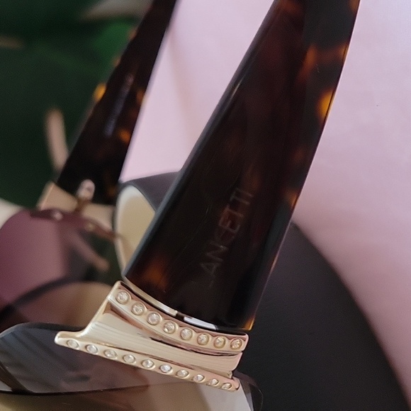 ✨️LANCETTI✨️ Vintage Women's Edgy Yet Sophisticated Sunglasses✨️ - Picture 2 of 8